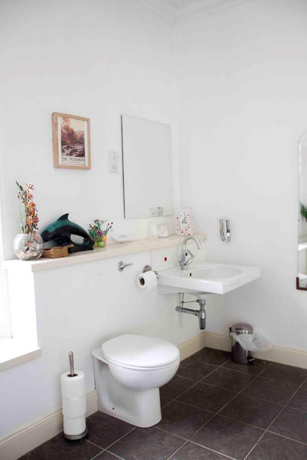 הוילה סטרת'ייר Airlie House Self Catering מראה חיצוני תמונה
